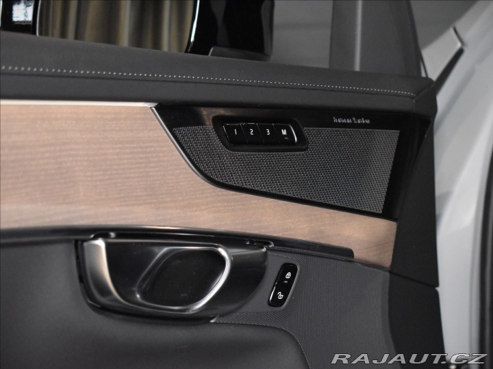 Volvo XC90 2,0 B5  Plus Dark 2025