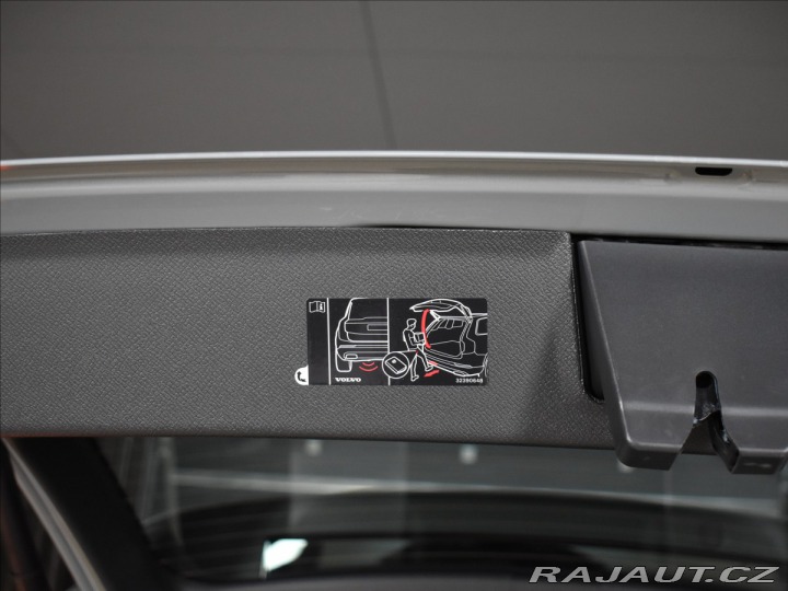 Volvo XC90 2,0 B5  Plus Dark 2025