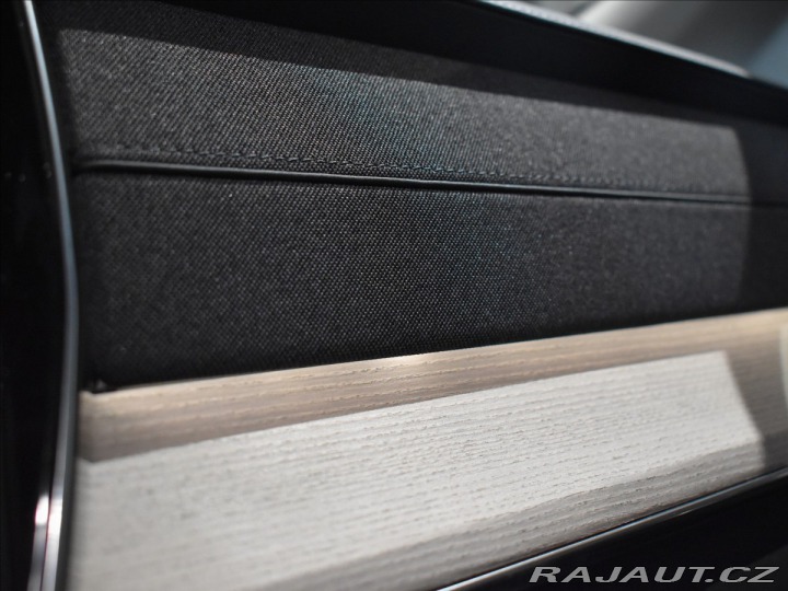 Volvo XC90 2,0 B5  Plus Dark 2025