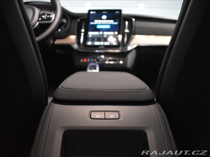 Volvo XC90 2,0 B5  Plus Dark 2025