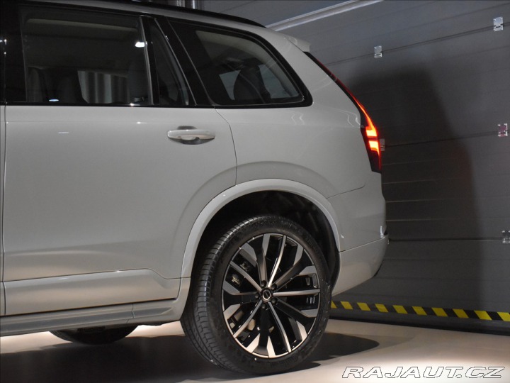Volvo XC90 2,0 B5  Plus Dark 2025