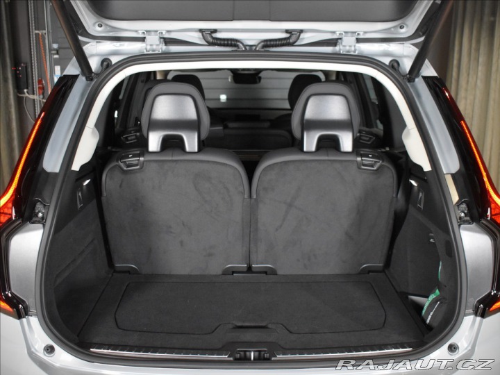 Volvo XC90 2,0 B5  Plus Dark 2025