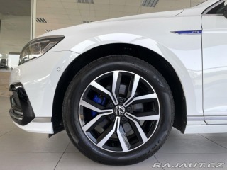 Volkswagen Passat GTE 160kW*MatrixLED*Masáž 2021