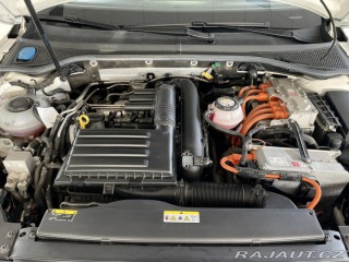 Volkswagen Passat GTE 160kW*MatrixLED*Masáž 2021