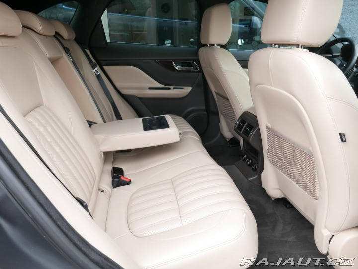 Jaguar F-Pace 2,0d 132kW AWD Automat ČR 2017