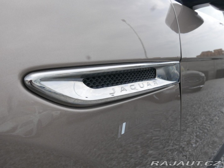 Jaguar F-Pace 2,0d 132kW AWD Automat ČR 2017