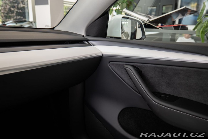 Tesla Model Y Performance/AWD/Dualmotor 2025