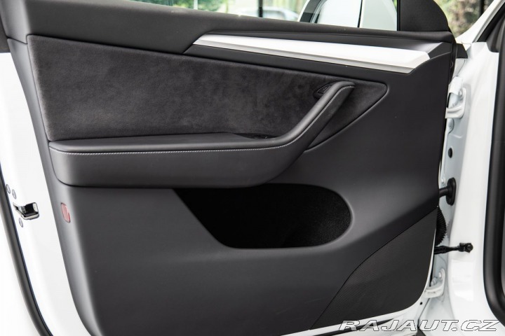 Tesla Model Y Performance/AWD/Dualmotor 2025