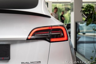 Tesla Model Y Performance/AWD/Dualmotor 2025