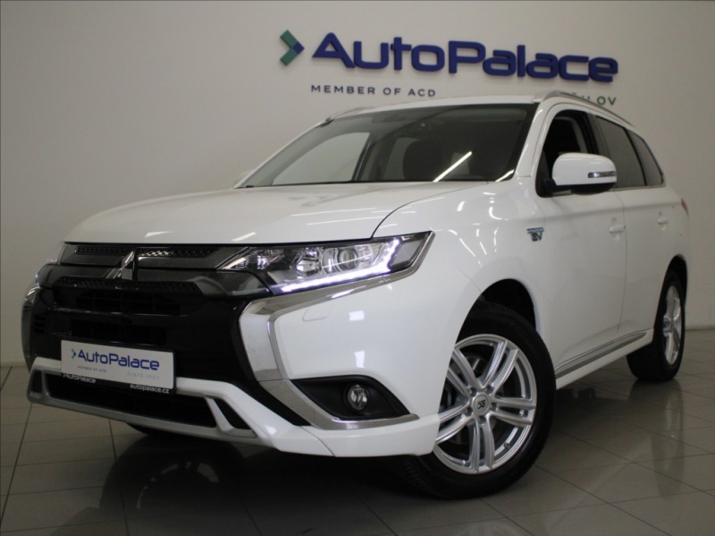Mitsubishi Outlander 2,4 PHEV 4X4 Intense TAŽN