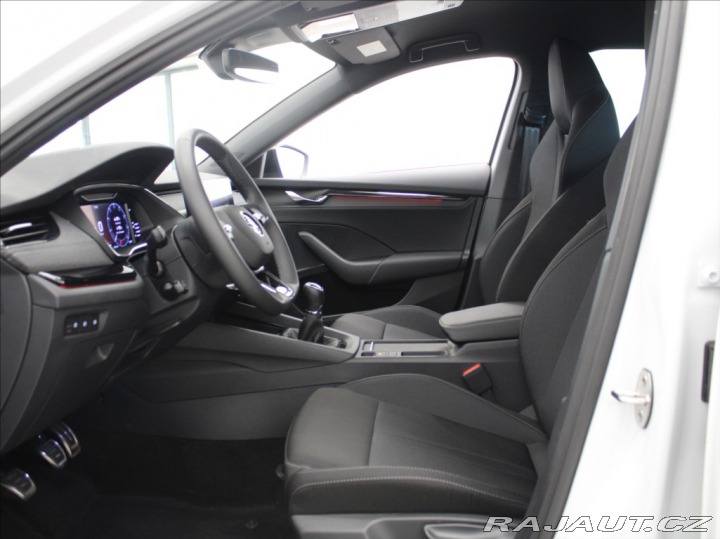 Škoda Octavia 1,5 TSi SportLine 5L.Zar. 2023