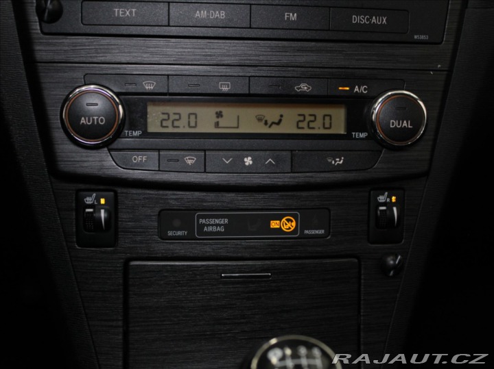 Toyota Avensis 2,0 D 93kW 154tkm. Akční 2011