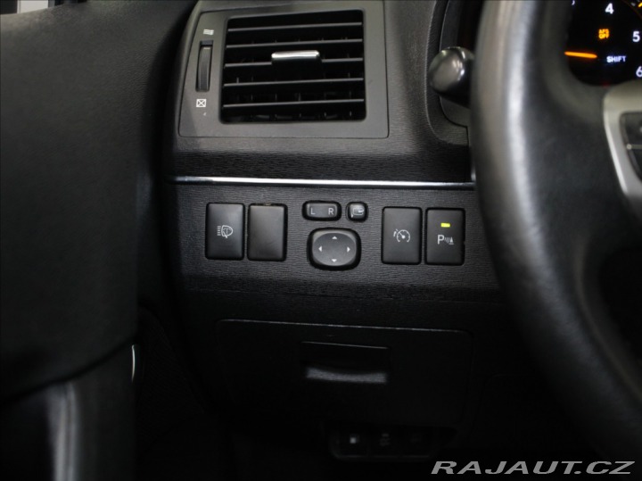 Toyota Avensis 2,0 D 93kW 154tkm. Akční 2011