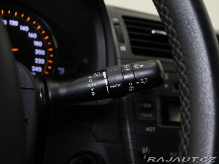 Toyota Avensis 2,0 D 93kW 154tkm. Akční 2011