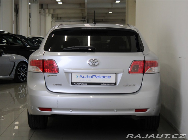 Toyota Avensis 2,0 D 93kW 154tkm. Akční 2011