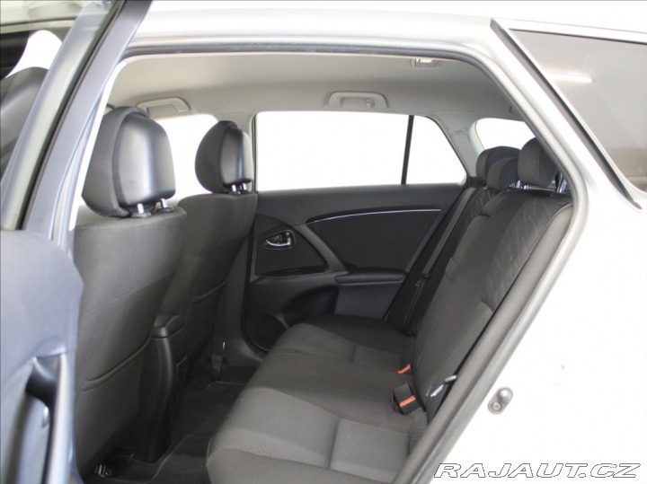 Toyota Avensis 2,0 D 93kW 154tkm. Akční 2011