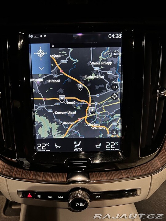 Volvo XC60 T6 Inscription – top stav 1800