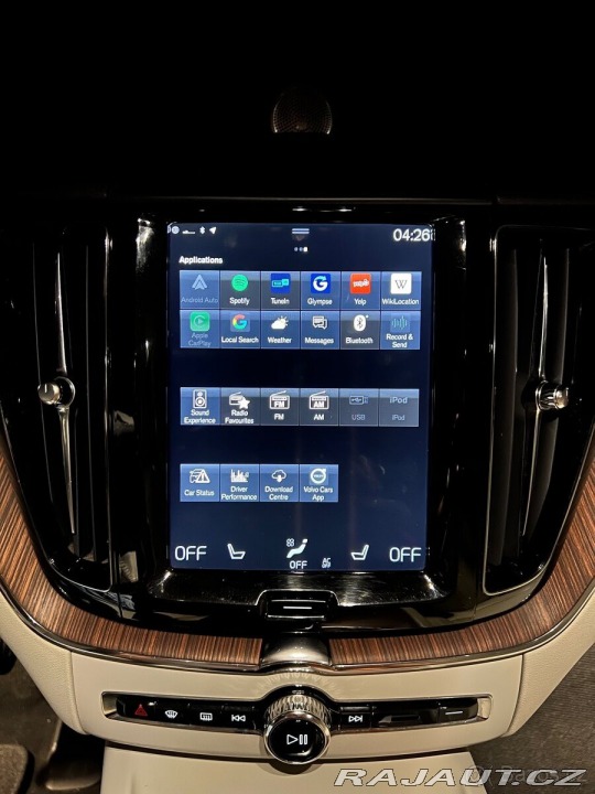 Volvo XC60 T6 Inscription – top stav 1800