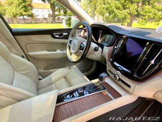 Volvo XC60 T6 Inscription – top stav 1800