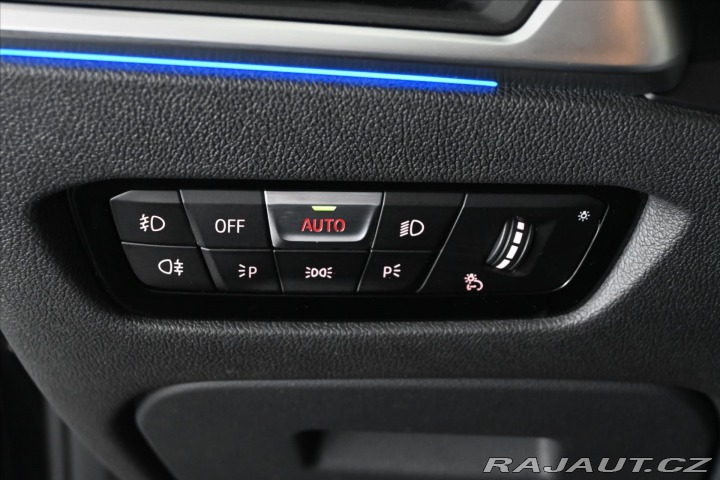 BMW 3 2,0 320d 140 kW AT8 Záruk 2021