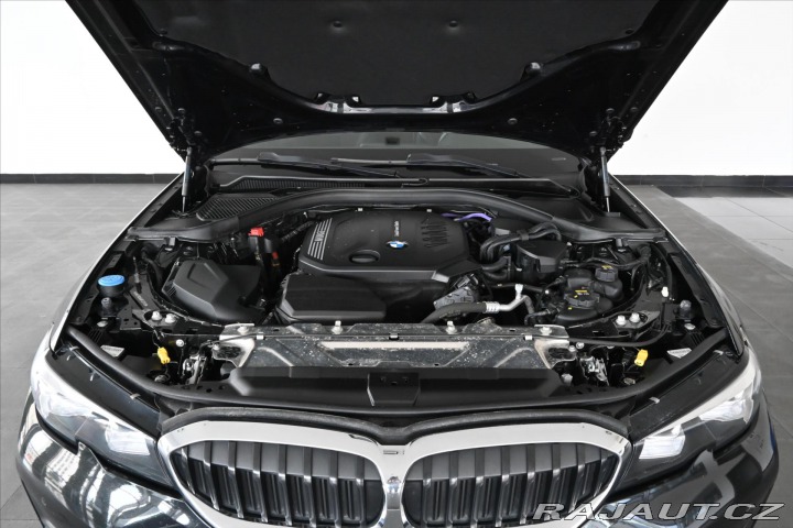 BMW 3 2,0 320d 140 kW AT8 Záruk 2021