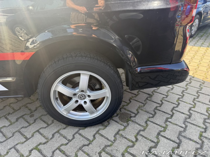 Volkswagen Transporter 7 MÍST 2,5 TDI 128 KW 2004