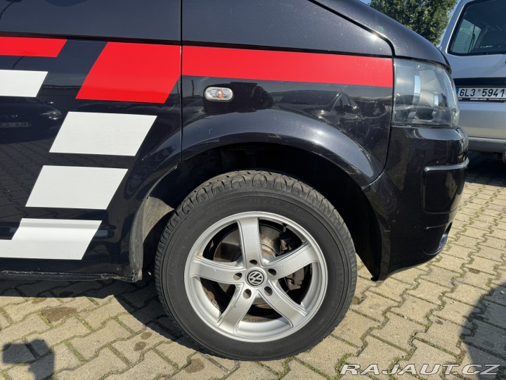 Volkswagen Transporter 7 MÍST 2,5 TDI 128 KW 2004