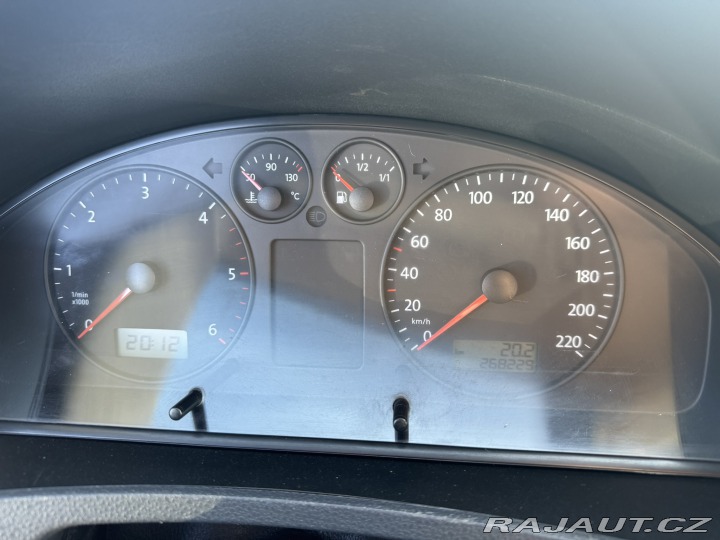 Volkswagen Transporter 7 MÍST 2,5 TDI 128 KW 2004