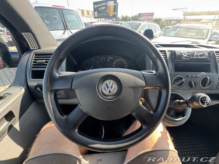 Volkswagen Transporter 7 MÍST 2,5 TDI 128 KW 2004