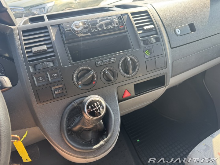 Volkswagen Transporter 7 MÍST 2,5 TDI 128 KW 2004