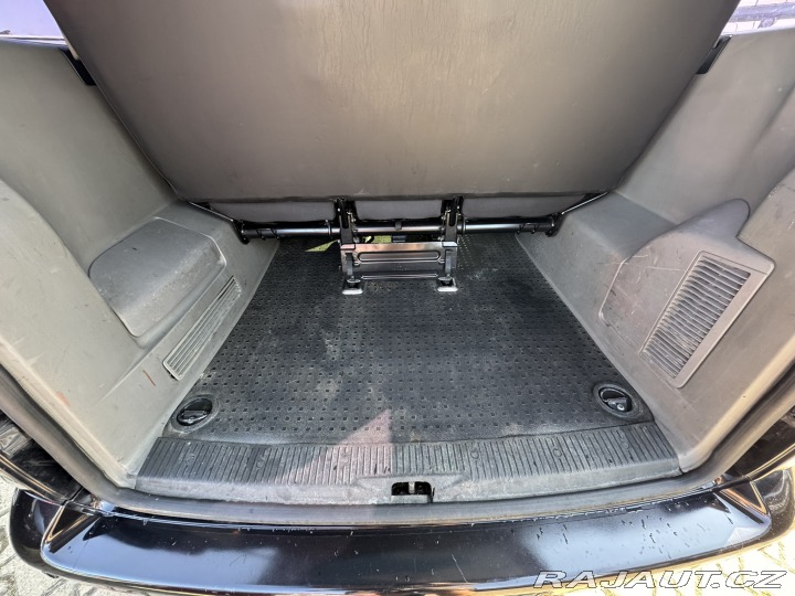 Volkswagen Transporter 7 MÍST 2,5 TDI 128 KW 2004