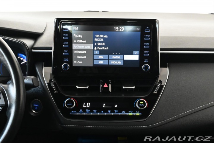 Toyota Corolla 1,8 HYBRID 90 kW Business 2022