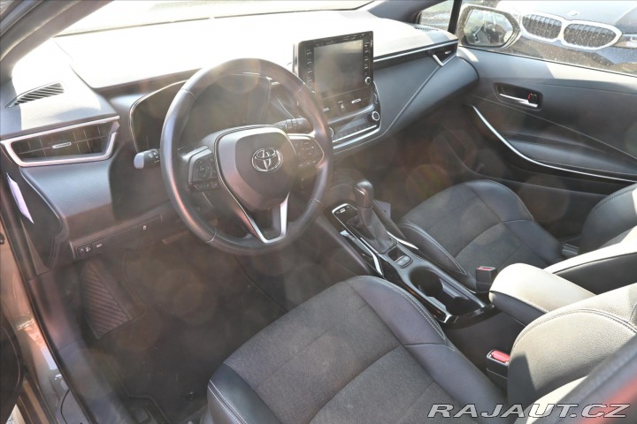 Toyota Corolla 1,8 HYBRID 90 kW Business 2021