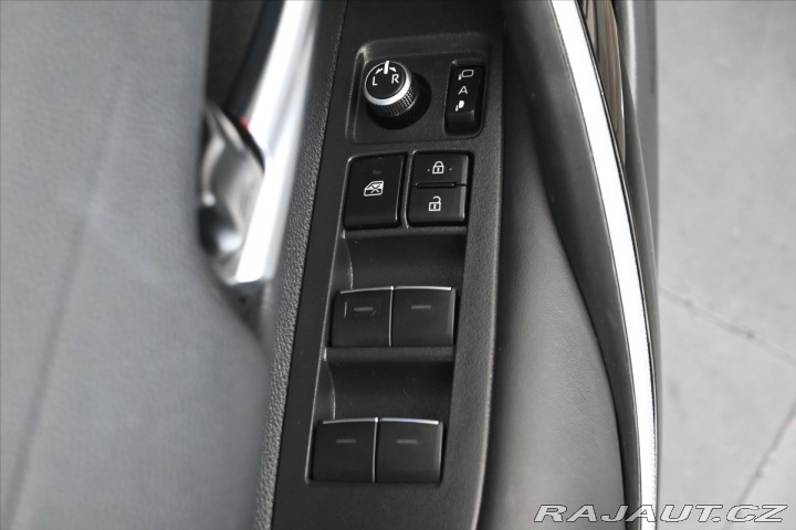 Toyota Corolla 1,8 HYBRID 90 kW Business 2022