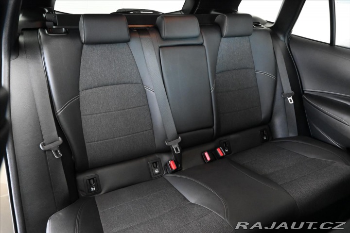 Toyota Corolla 1,8 HYBRID 90 kW Business 2022