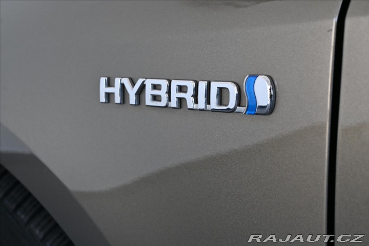 Toyota Corolla 1,8 HYBRID 90 kW Business 2022