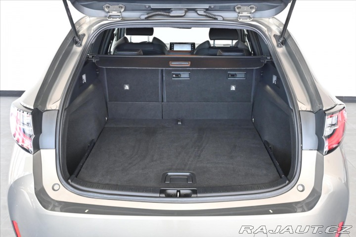 Toyota Corolla 1,8 HYBRID 90 kW Business 2022