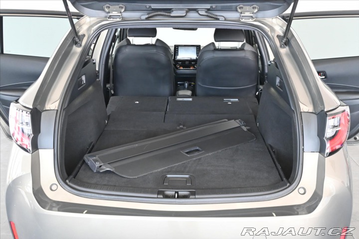 Toyota Corolla 1,8 HYBRID 90 kW Business 2022