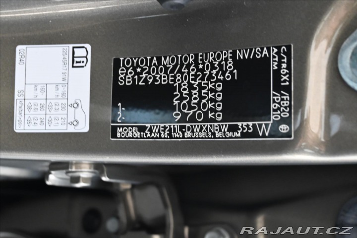 Toyota Corolla 1,8 HYBRID 90 kW Business 2022