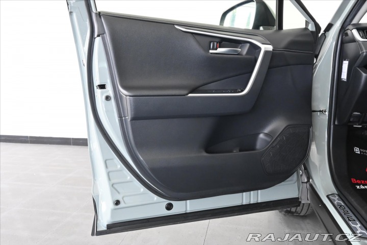 Toyota RAV4 2,0 VVT-I 129kW BUSINESS 2022