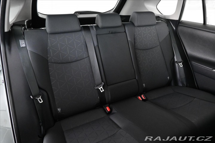 Toyota RAV4 2,0 VVT-I 129 kW Business 2022