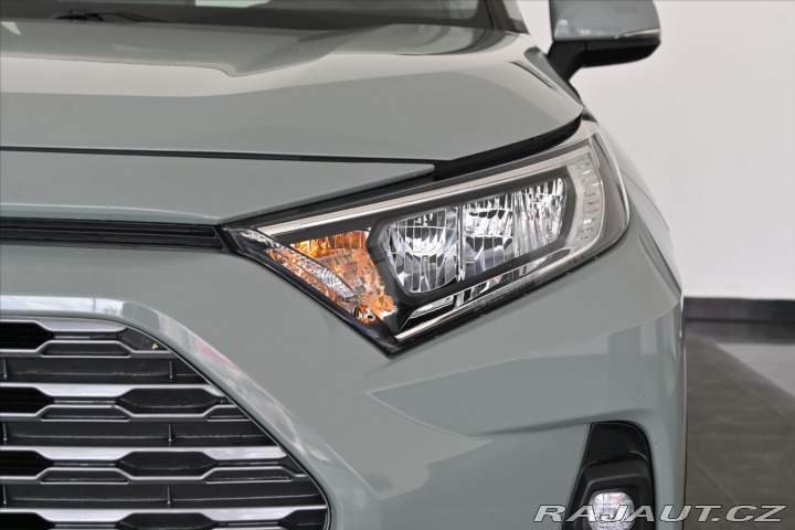 Toyota RAV4 2,0 VVT-I 129kW BUSINESS 2022