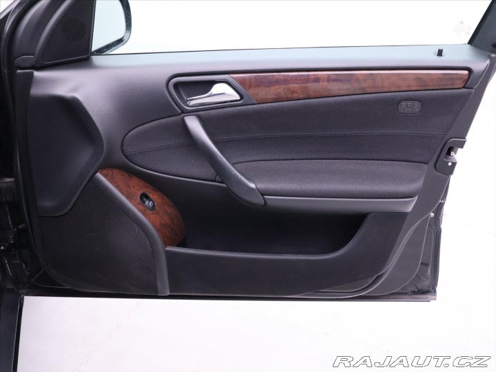Mercedes-Benz C 1,8 180 105kW Aut. Elegan 2006