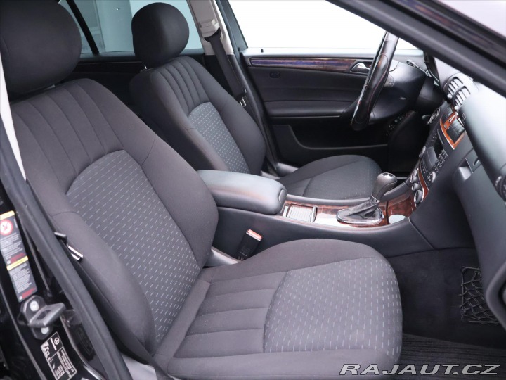 Mercedes-Benz C 1,8 180 105kW Aut. Elegan 2006