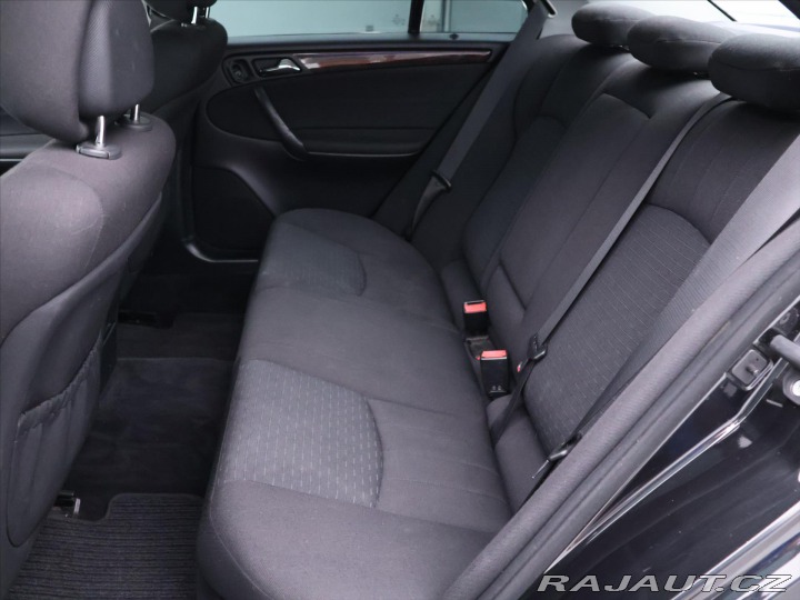 Mercedes-Benz C 1,8 180 105kW Aut. Elegan 2006