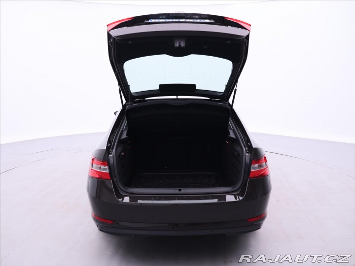 Škoda Superb 2,0 TDI 110kW DSG CZ Xeno 2016