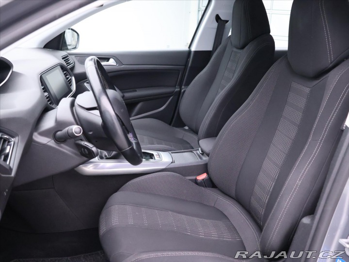 Peugeot 308 1,2 PT 96kW Allure LED Na 2017