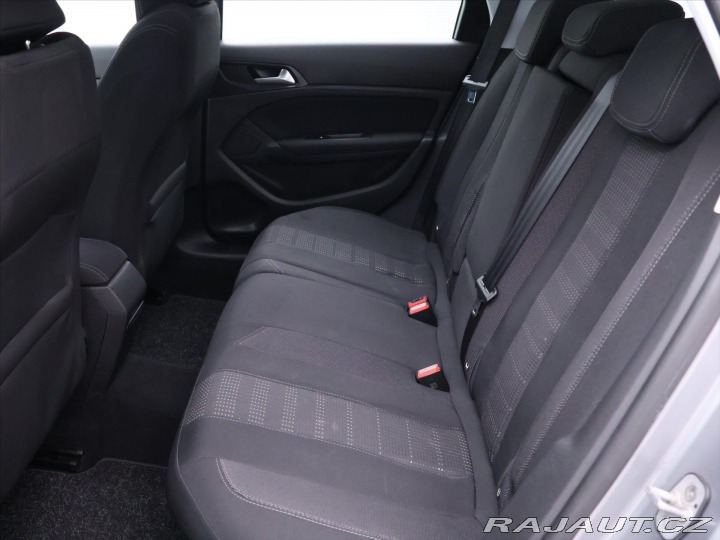 Peugeot 308 1,2 PT 96kW Allure LED Na 2017