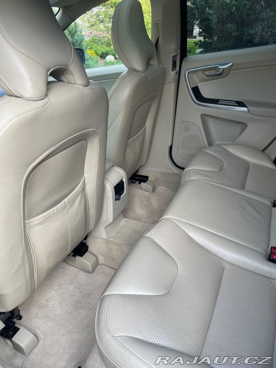 Volvo XC60 2,4   D5, 169kW 2014