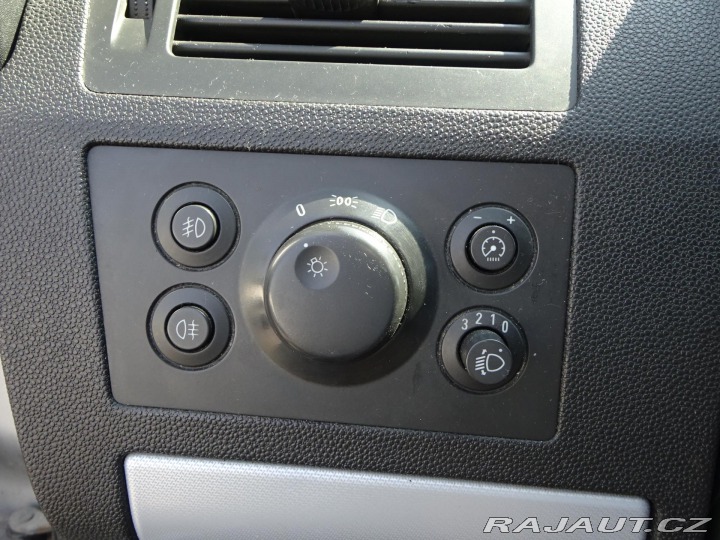 Opel Zafira 1.9CDTi 88kW KLIMA 2007